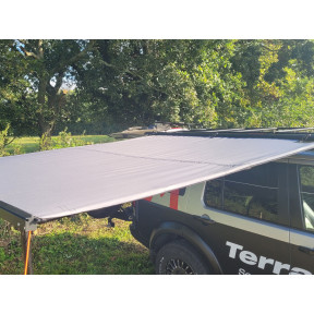 TF markýza v pevném pouzdře 2,5 × 2,5 m s LED